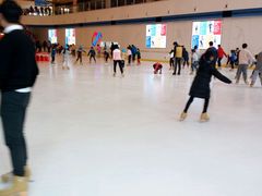 -冰纷万象滑冰场(赣州华润万象城店)