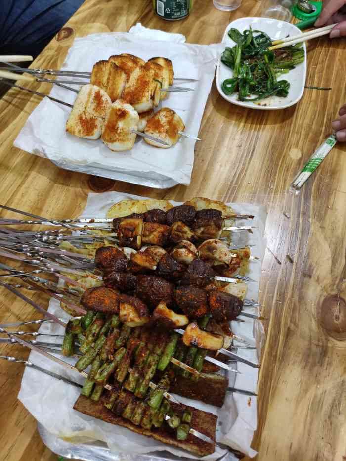 二毛电烤串(中正天街店)-"路过这家二毛电烤,有点想吃,就进来随便吃.