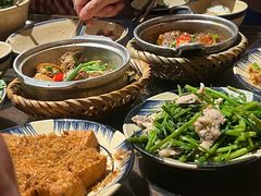 -Cuc Gach Quan Restaurant