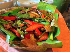 包烧野生牛肝菌-云海肴·汽锅鸡·云南代表菜(天山百盛优客店)