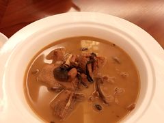 小鸡炖长白山野生榛蘑-喜来登采悦轩中餐厅