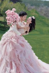 -喜爱高定婚纱摄影