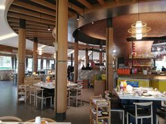 -茅草房·河畔园林火锅