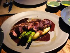 烤带骨安格斯黑毛牛牛肉眼排-Carbon莫卡哆·意大利复古集市餐厅(杭州大厦店)