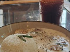 奶油蘑菇菠菜酱脆脆鸡扒饭-西关84·History·Art·Cafe