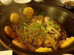 贴饼子贴在鱼锅上绝配-荣德灶台鱼(圣泉寺店)