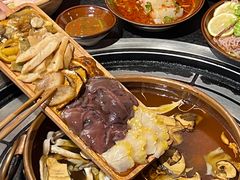 -阿山卓·野生菌火锅·纳西火塘烤肉