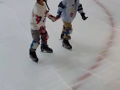 -冰堡国际溜冰场(观澜湖新城MHMALL店)