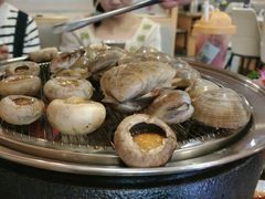 -围炉肉舍•炭烤活鳗•丹东海鲜烤肉(步行街店)