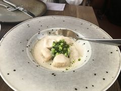 土豆团子配洋葱奶油，蒜苔沙沙，风干鸭胸粉-BOR Eatery(安福路店)