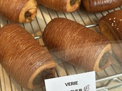 -VERIE BAKEHOUSE