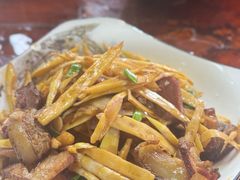 腊肉炒笋尖-苗湘食府(十年店)