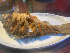 纳西烤鱼-心园餐厅·地道传统云南菜·三十年老店
