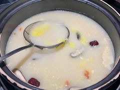 -小椒娘撒椒鱼火锅(三八广场店)