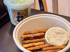 -天井·丑面包搭咖啡