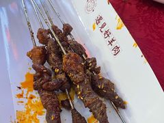 烤嫩牛肉串-红柳枝滩羊烧烤·非遗