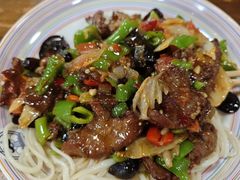 -歹歹的加个面过油肉拌面