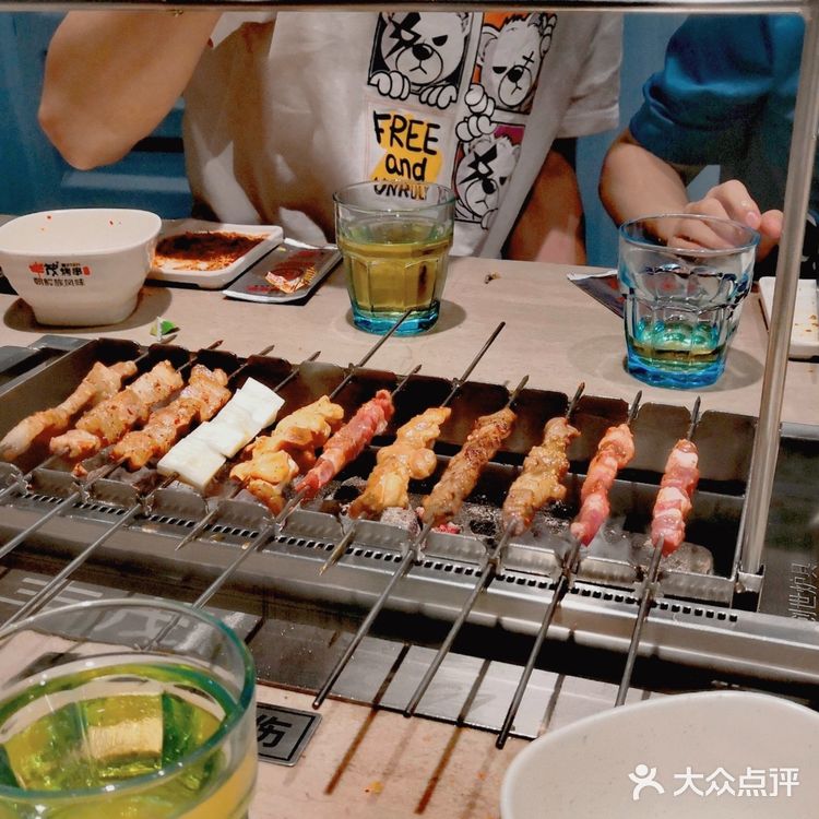 很适合多人聚餐的烤串店