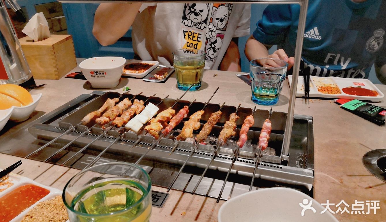 很适合多人聚餐的烤串店