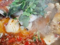 特色石锅鱼-辣出味岳阳特色烧烤·龙虾大排档(砂子塘总店)