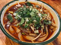-拈签一笑黄牛肉辣卤串串