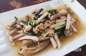 Stir-fried Clams with Scallion and Ginger