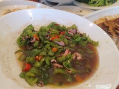 -赶海部落海鲜城(海阳路店)