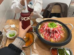 -WOW LUCKY创意韩料(龙阳广场店)