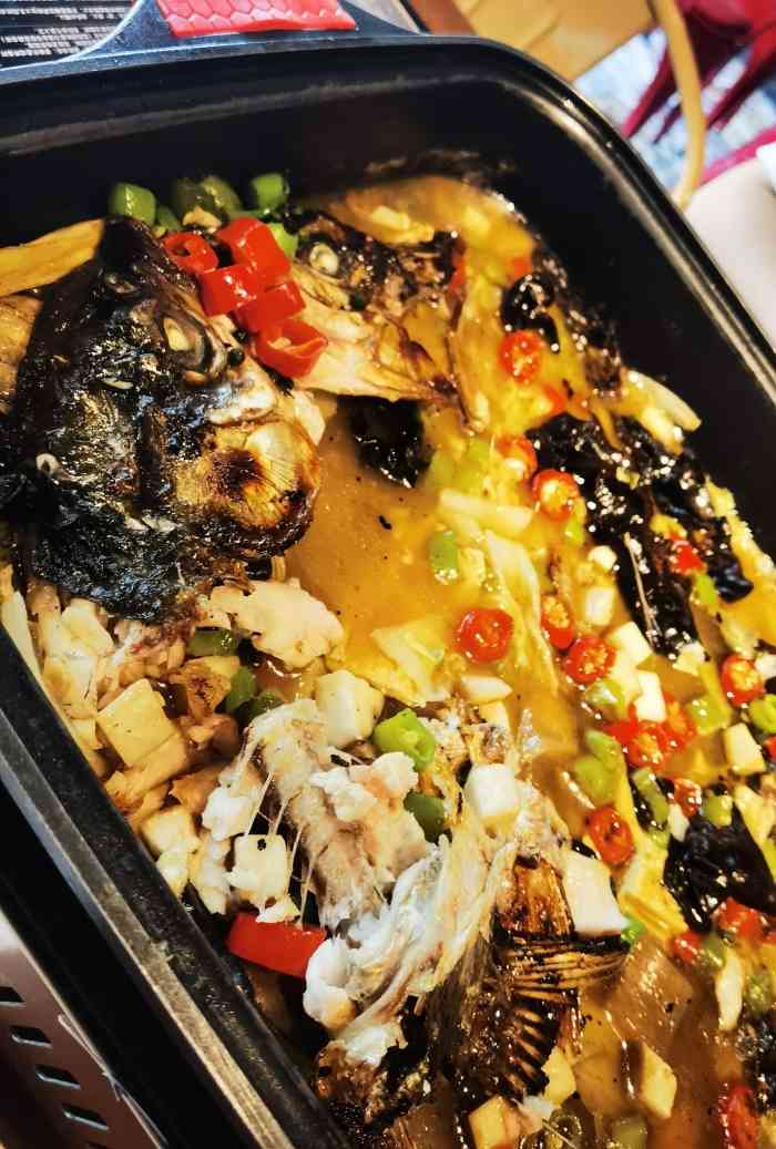 令狐冲青年烤鱼店(黄海一路店)-"很有酒吧感觉的烤鱼,清江鱼更好吃