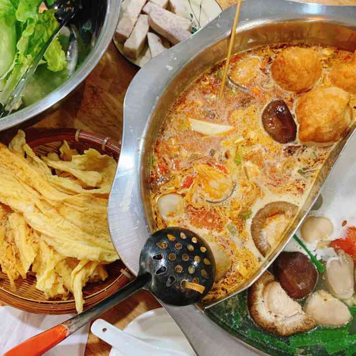 安仔麻辣-"第一次探店 听说很多人特意5点还没开门就.