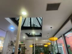 -毛辣果·贵州红酸汤牛肉火锅(西单店)