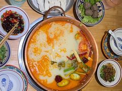 -洱火云南酸菜牛肉火锅(石景山当代商城店)