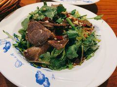 香菜拌牛肉-董厨煨汤馆(车站路店)