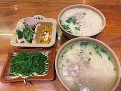 -亮亮面馆(经六路店)