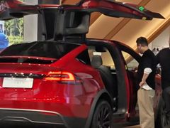 -TESLA 特斯拉(上海太古汇体验店)