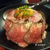 周末去天山地区朋友家，晚饭就附近解决了，朋友带去的这
