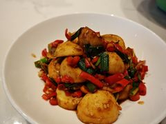 -阿瓦山寨·湘菜现炒·剁椒鱼头王(咸阳总店)