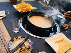 -大匠工房古船木艺术餐厅·猪肚鸡专门店(长白仙岛店)