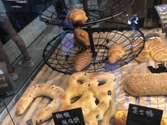 -Dough&Joe团憩(瑞虹天地月亮湾店)