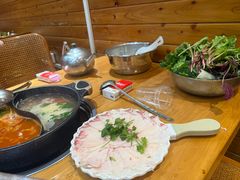 -苗阿哥酸汤牛肉火锅(体育场店)