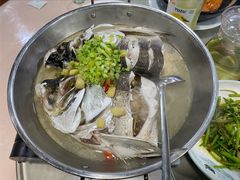 特色大鱼头-红樽舫湖景餐厅(太湖渔人码头店)
