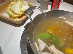 -左庭右院鲜牛肉火锅(金山万达店)