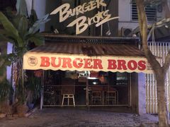 -BURGER BRO'S