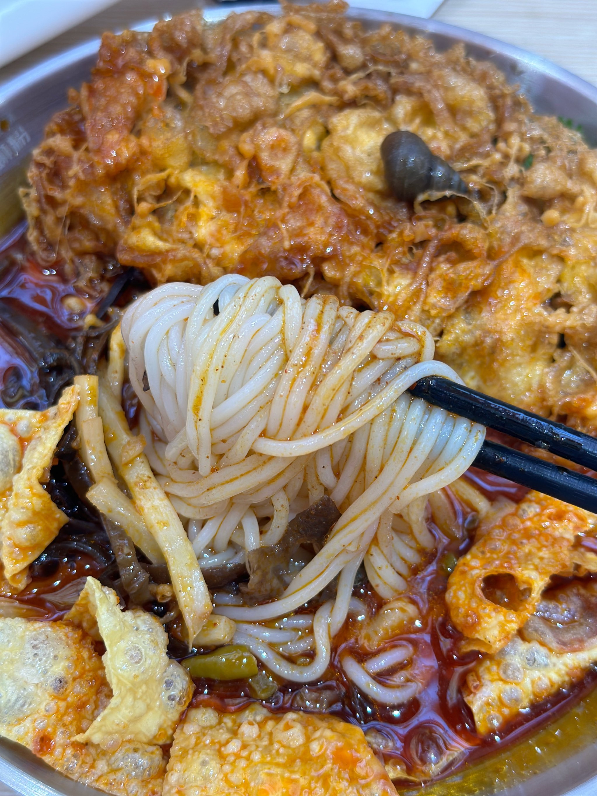 柳格格有螺肉的螺蛳粉