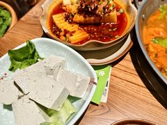 -野山舂·贵州现舂酸汤火锅(鸿通城店)