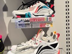 -YONEX苗江运动城(源深店)