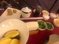 -山城年华老火锅(玉林店)