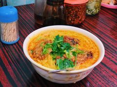 椰汁咖哩雞麵-成群小食店