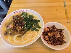 -文山荷鲜居(翠湖店)