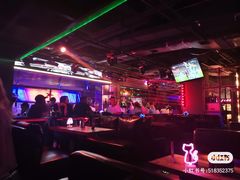 -UP嘻哈酒吧(粉巢店)